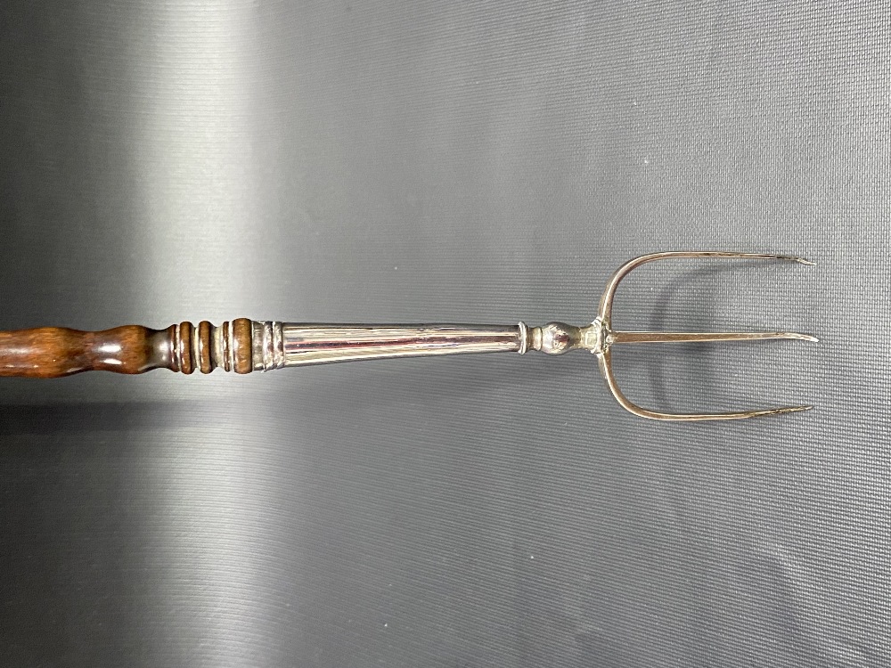 George III silver toasting fork with long turned wood handle and with silver finial with loop, - Image 3 of 5