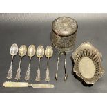 Miscellaneous silver, to include an Edwardian silver pierced oval bonbon dish, a set of five