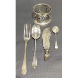 Miscellaneous silver, to include a silver salt cover, one hallmarked silver butter knife, a