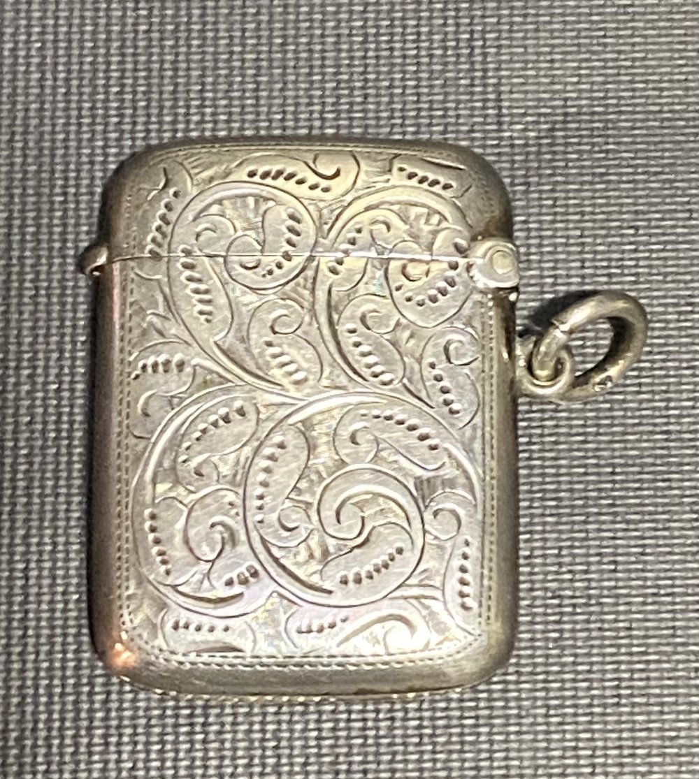 Early 20th Century silver foliate scroll engraved Vesta case, Birmingham, indistinct date mark, - Image 2 of 3