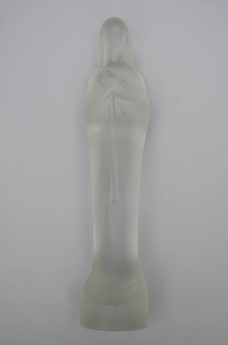 S.A. Uiterwaal: sculpture in glass 'Madonna', 1928 (36cm)