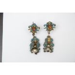 A pair of Chinese earrings with Kingfisher feathers and pearls (4cm)