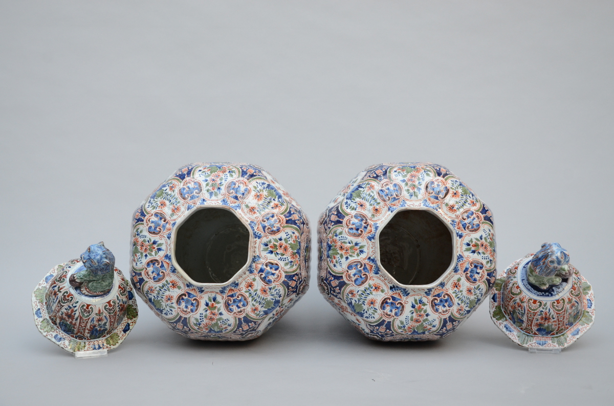 A pair of polychrome vases in Delft earthenware, 19th/20th century (*) (70cm) - Image 3 of 4