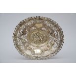 Large silver dish with openwork 'amours' (37x43x8cm)