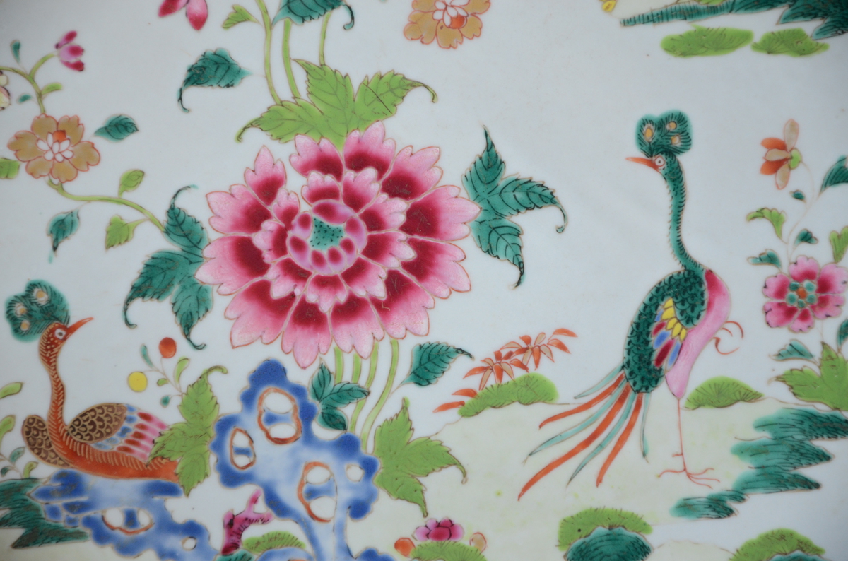 Part of a dinner service in Chinese famille rose porcelain 'double peacock', 18th century (*) - Image 3 of 4