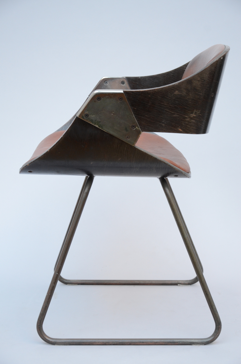 Four chairs in plywood and metal (*) (55x58x62cm) - Image 3 of 4