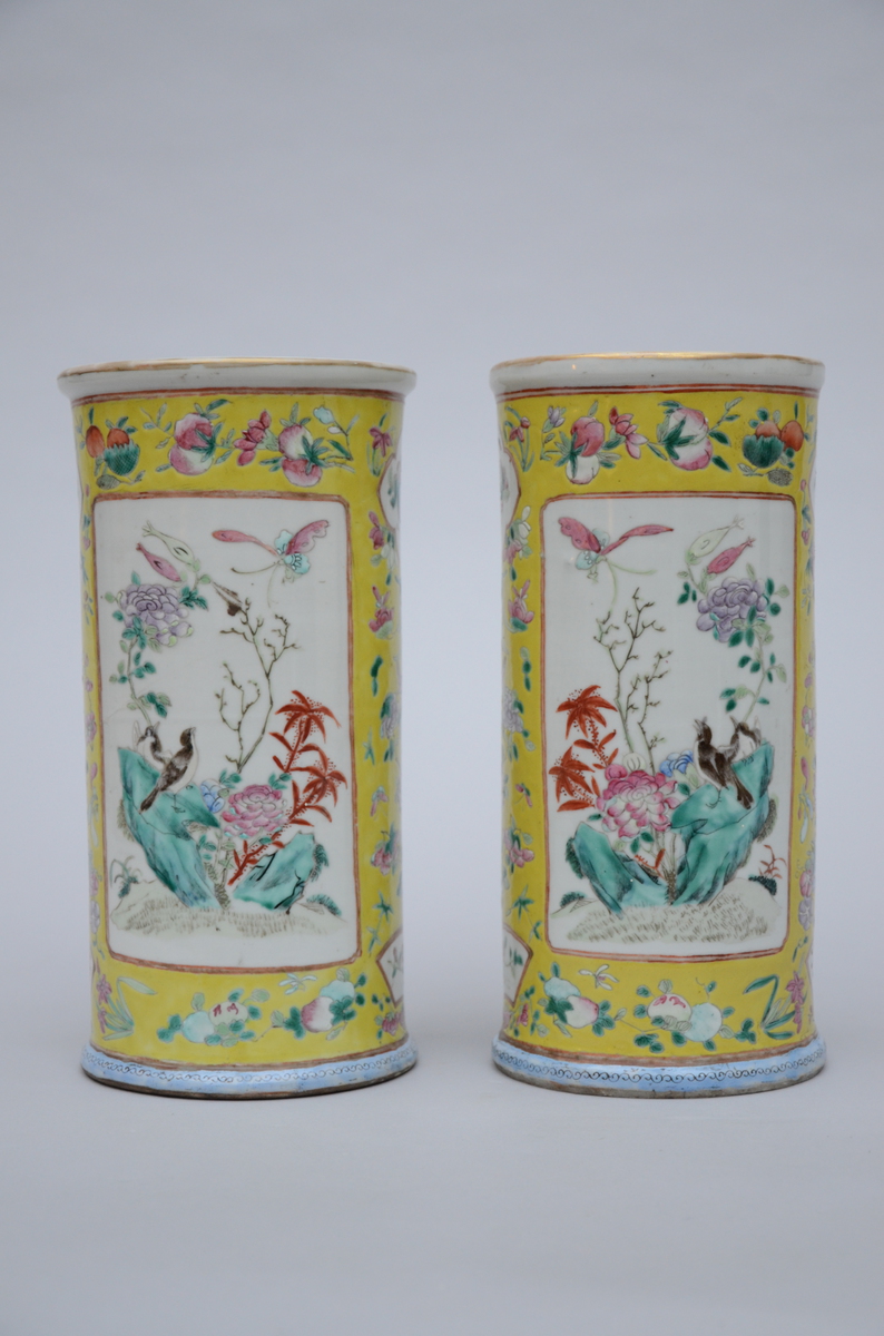 Pair of vases in Chinese famille jaune porcelain 'blossom and birds' (*) (29cm) - Image 2 of 4