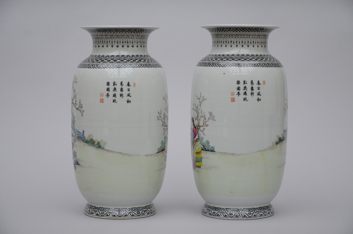 A pair of vases in Chinese porcelain 'elegant company', marked (41cm) - Image 2 of 4