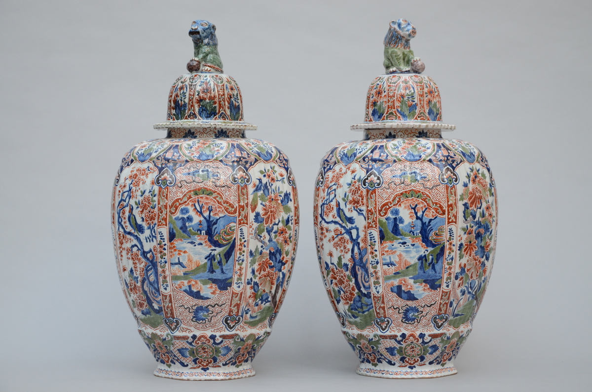 A pair of polychrome vases in Delft earthenware, 19th/20th century (*) (70cm) - Image 2 of 4