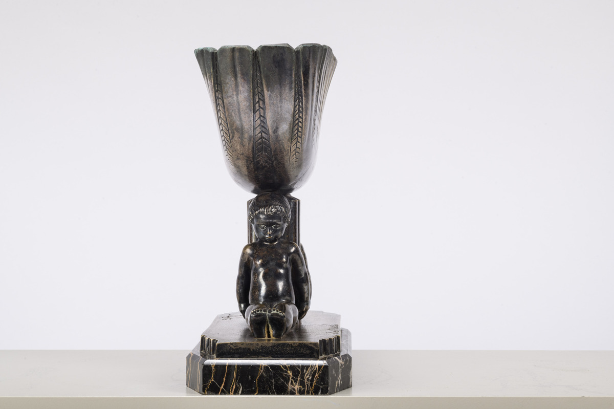 Art deco coupe in silvered bronze by Paul Silvestre (fonderie Susse frères à Paris) (16x33x31cm) - Image 2 of 4