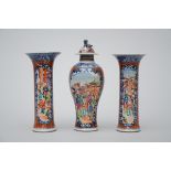 Three vases in Chinese mandarin porcelain, 18th century (*) (24cm)