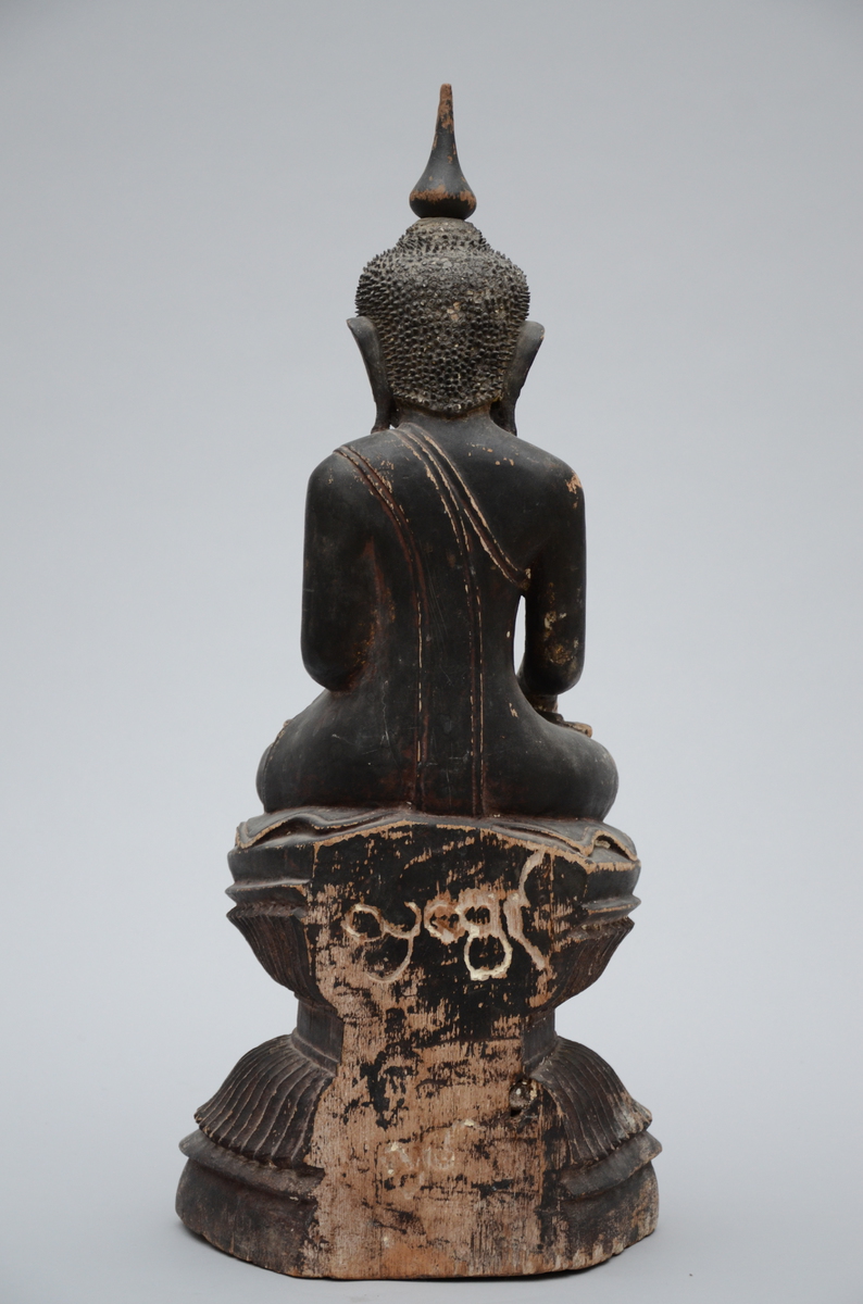 A Burmese Buddha in black lacquer (70cm) - Image 3 of 4