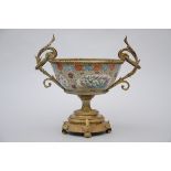 A bowl in Chinese Canton porcelain with bronze mounts (46x40cm)