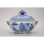 A tureen in Chinese blue and white porcelain, 19th century (23x36x26cm)