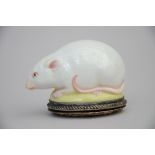 Snuff box in KPM porcelain 'mouse' (8x5cm)