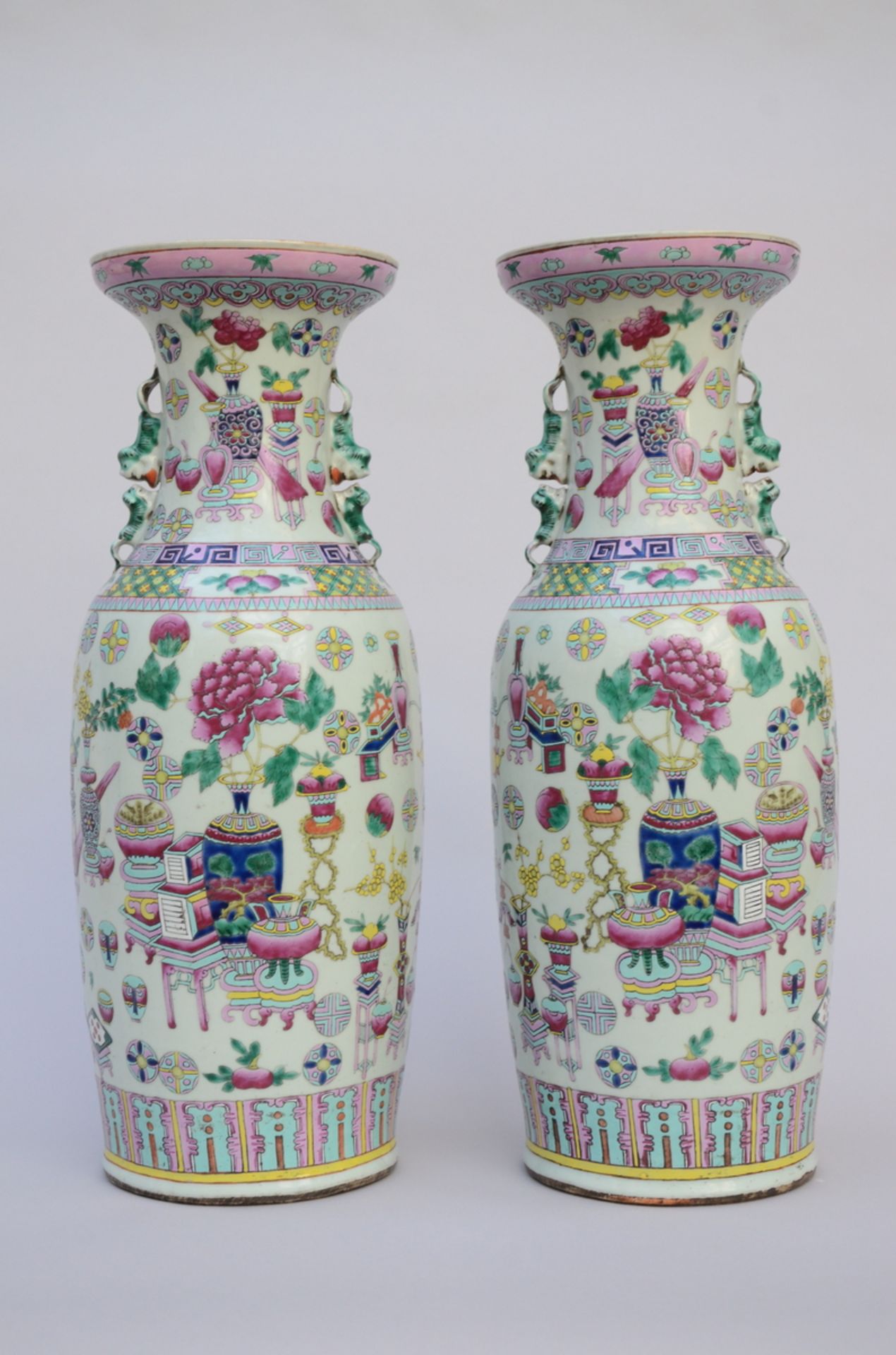 A pair of vases in Chinese famille rose porcelain 'antiquities' (*) (59cm)