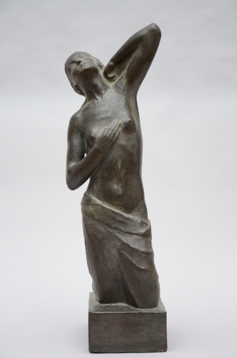 Leo Sarteel: plaster sculpture 'kneeling nude' (*) (84cm)