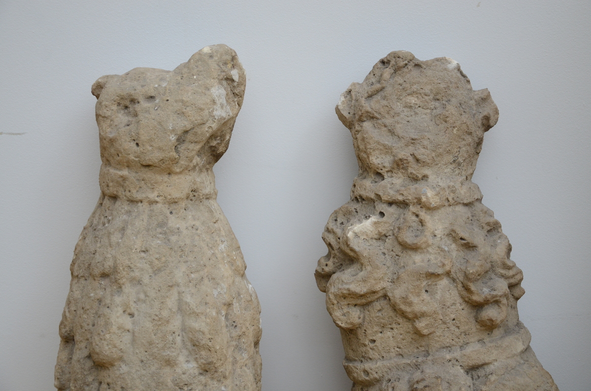 Lot 4 stone fragments: torso and two spitters - Image 3 of 4