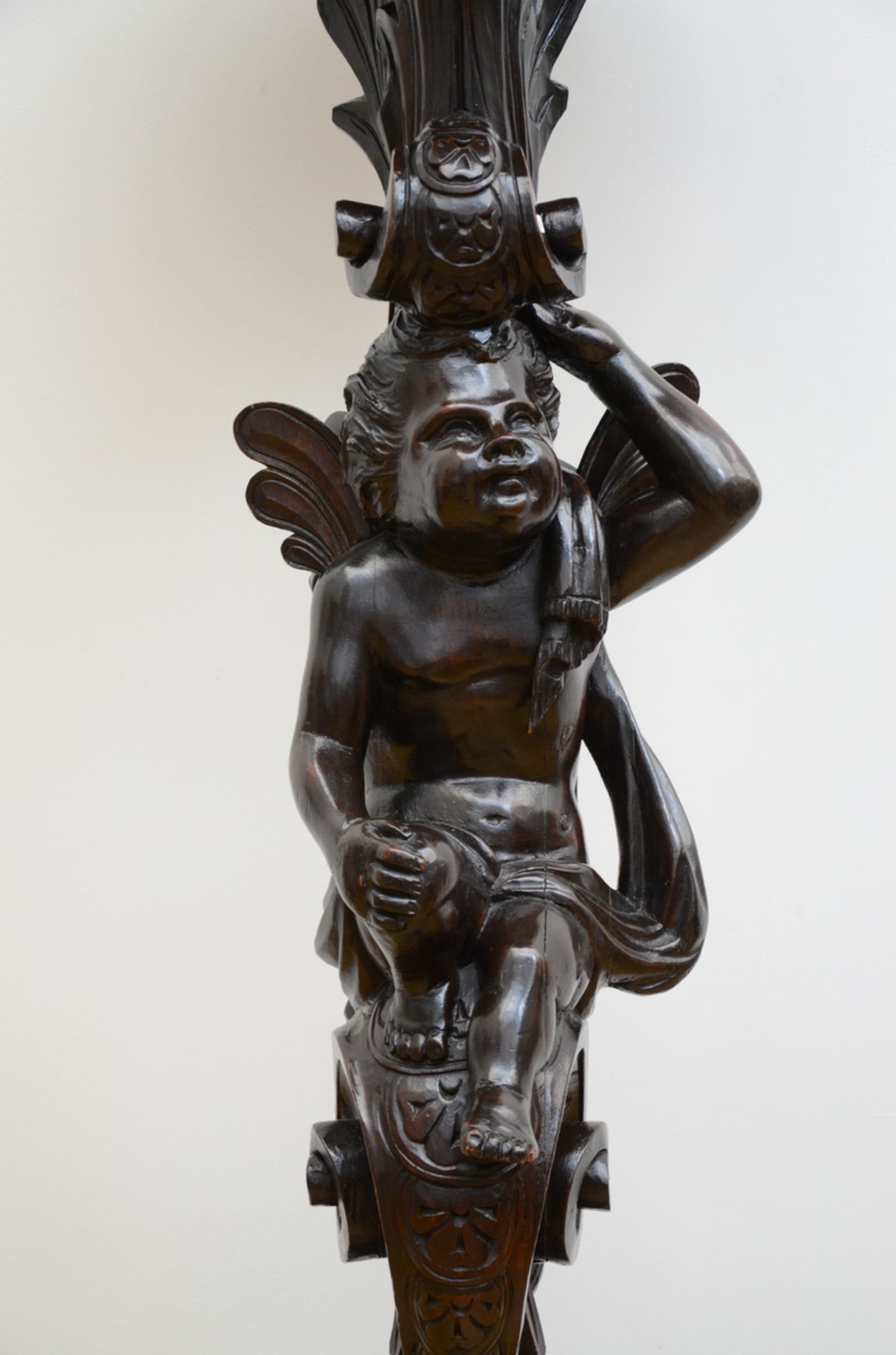 Large sculpted wooden pedestal (149cm) - Image 2 of 3
