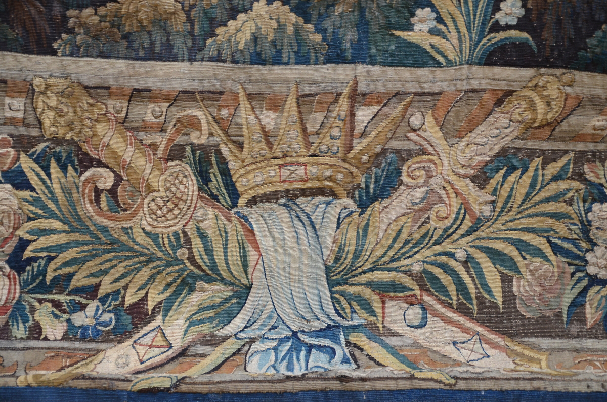 Fragment of a tapestry 'verdure', 17th - 18th century (150x255cm) - Image 3 of 4