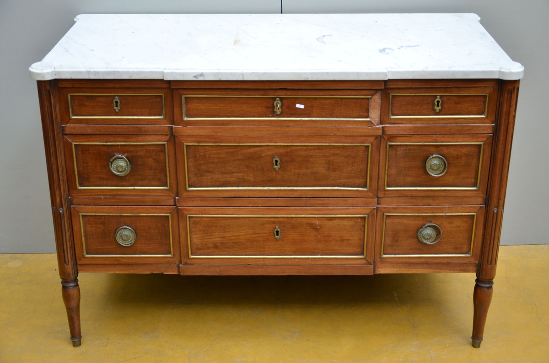 18th century Louis XVI commode in mahogany, with stamp of the maker (126x57x87cm) - Image 2 of 4