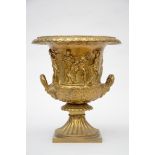 A neo-classical medici vase in bronze (40x46cm)