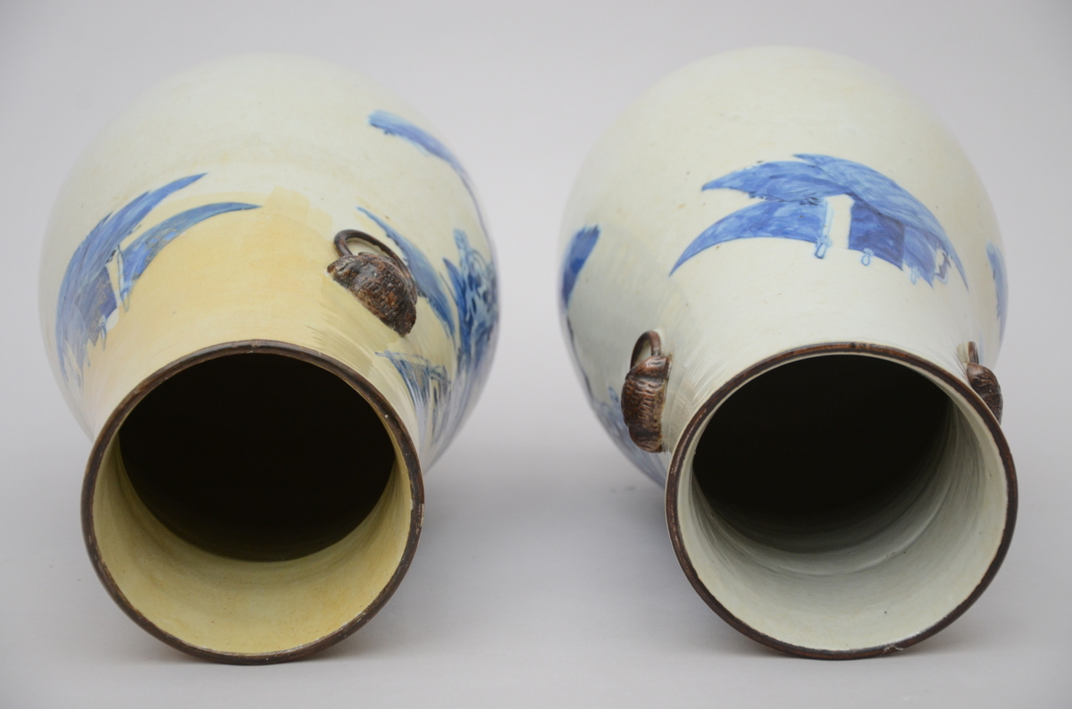 A pair of Nankin vases 'figures' (*) (44cm) - Image 3 of 4