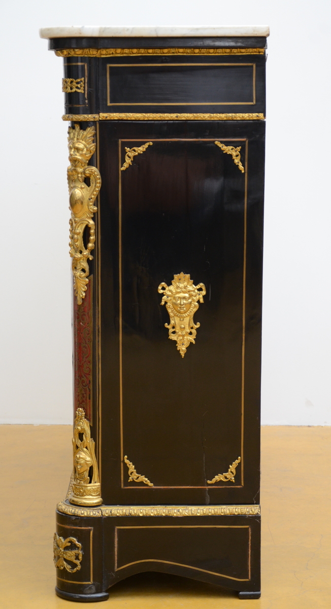 A Napoleon III sideboard with Boulle inlaywork (*) (43x132x110cm) - Image 3 of 4