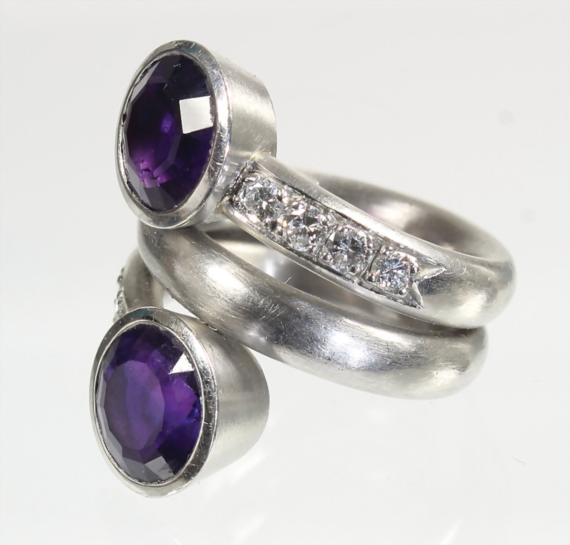 ring, platinum 950/000 signed KRAUSS (G. Krauss Stuttgart), two amethysts c. 6.0 ct (faceted), 8 - Bild 2 aus 2