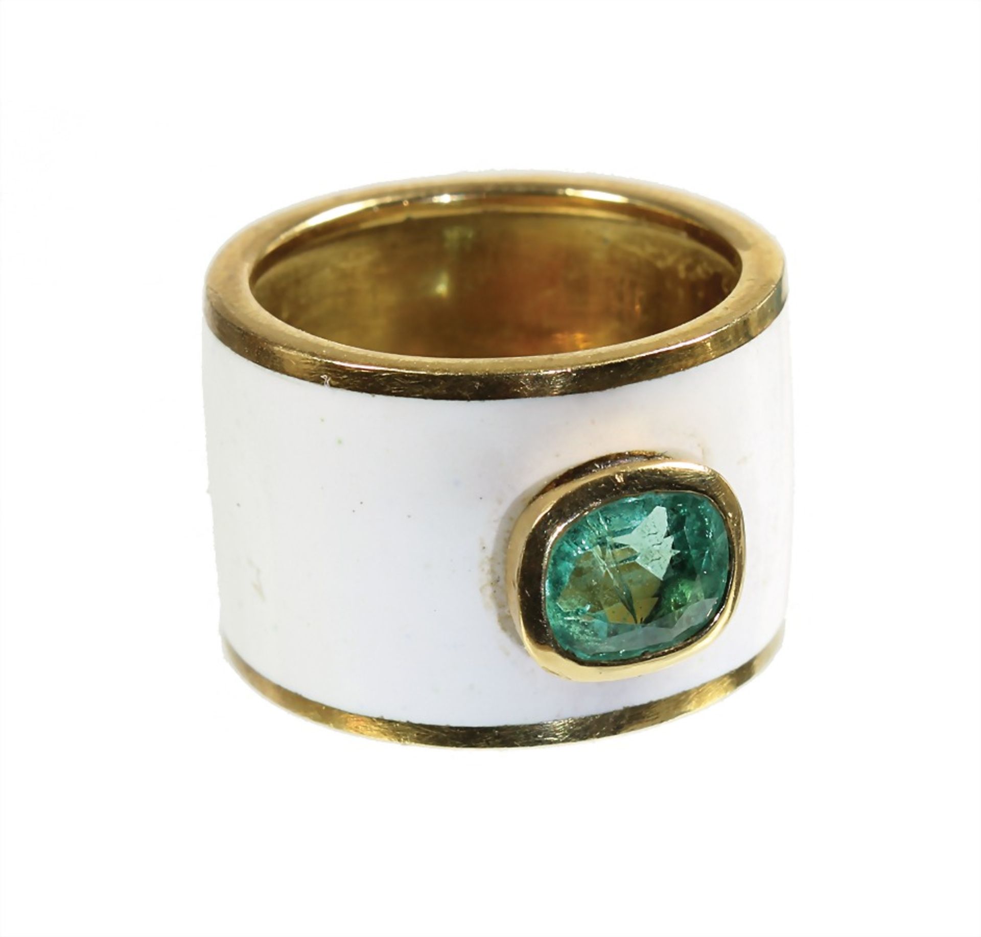 ring, yelow gold 585/000, 1 emerald c. 7 x 5.7 mm (faceted), white enameled all round , width = 13.5