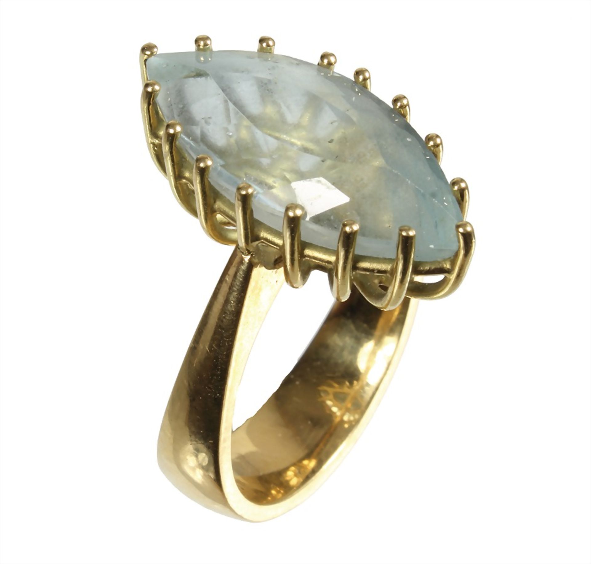 ring, yelow gold 750/000, blue topaz with navette cut c. 7.5 ct (20 x 9.5 mm), ring width c. 59,