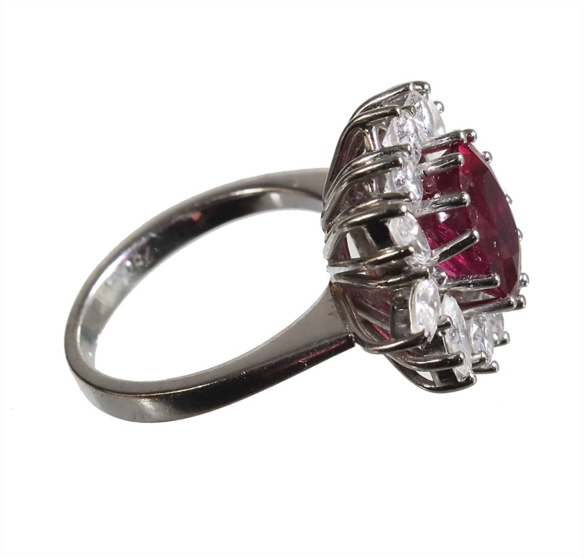 ring "SIAM" ruby !, white gold 750/000, central Siam-ruby c. 3.0 (c. 7.16 x 9.4 mm deep cut), 6 - Bild 2 aus 2