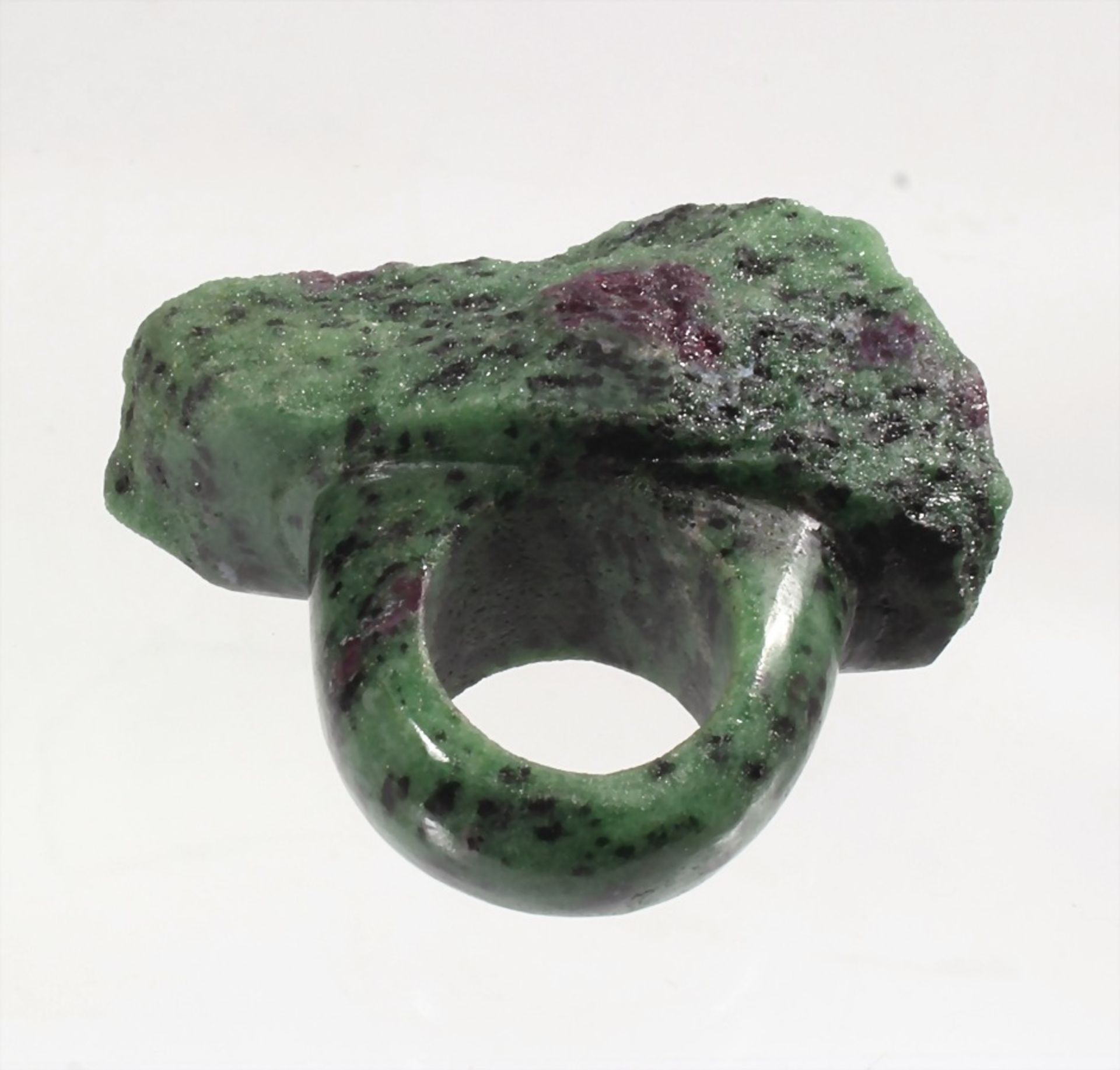 decorative stone ring, ruby/zoisite, ring head with crystalline surface c. 56.7 x 30.7 mm, ring - Bild 3 aus 3