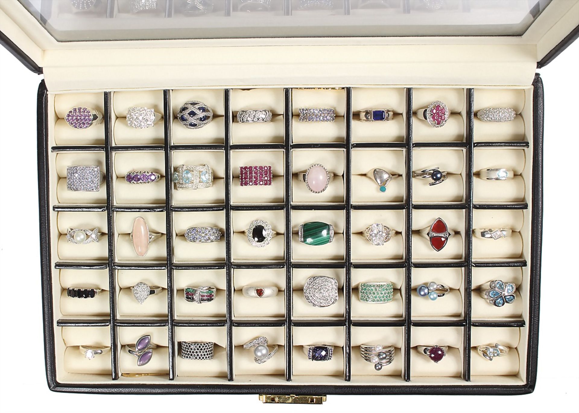 casket with 40 rings, silver 925/000, rings jeweled among others with: rubies, emeralds, rose