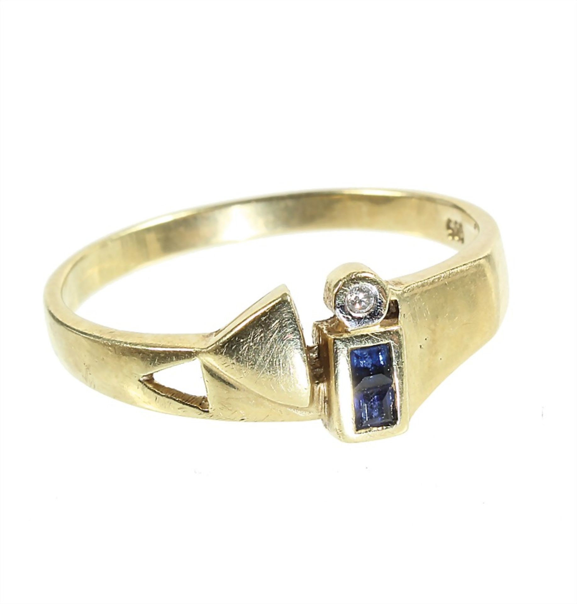 ring, yelow gold 585/000, 2 sapphires with carré cut, 1 small brilliant white, ring width c. 58,