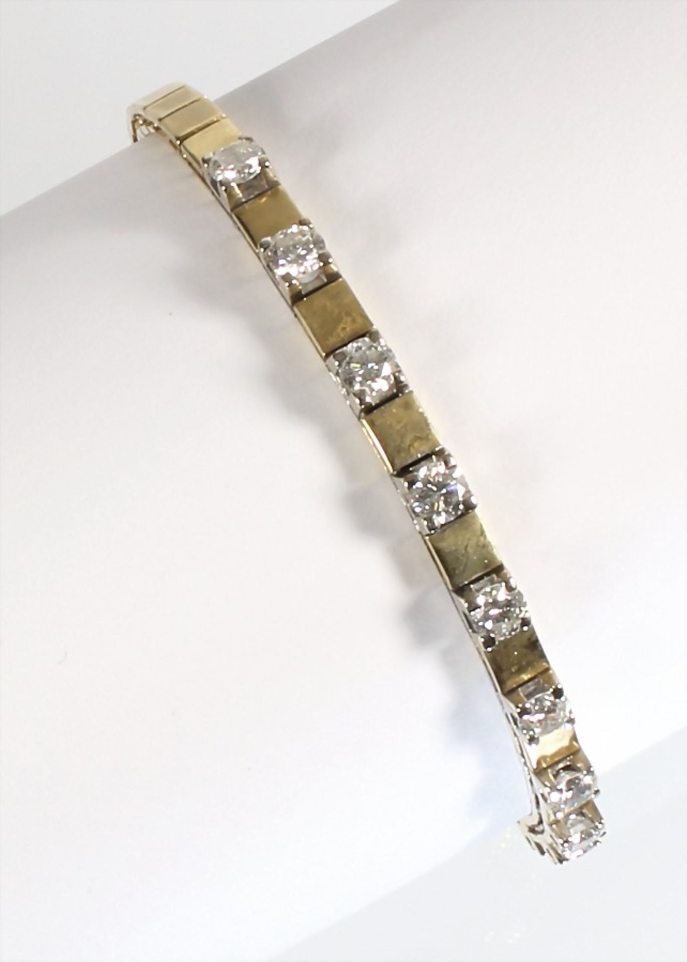 bracelet, yelow gold 585/000, 11 brilliants c. 1.75 ct tw-vsi/vvsi, white set, integrated box