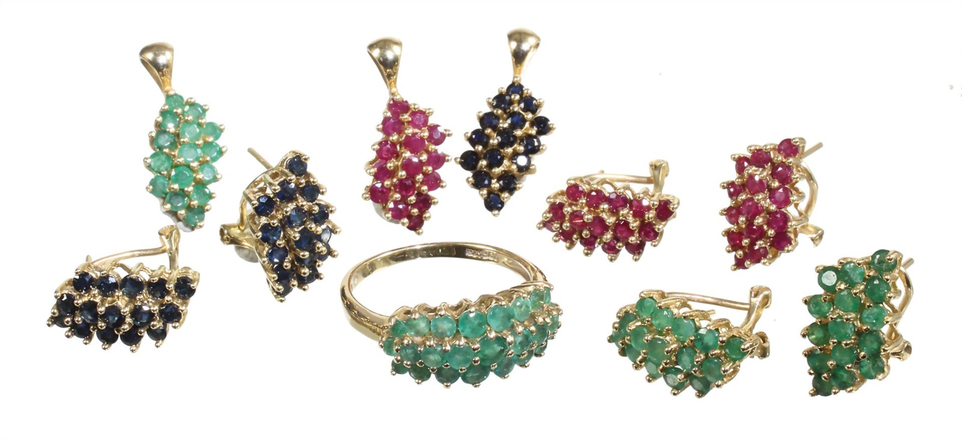 lot: yelow gold 585/000, various jewelry paved with rubies, sapphires and emeralds (faceted), a