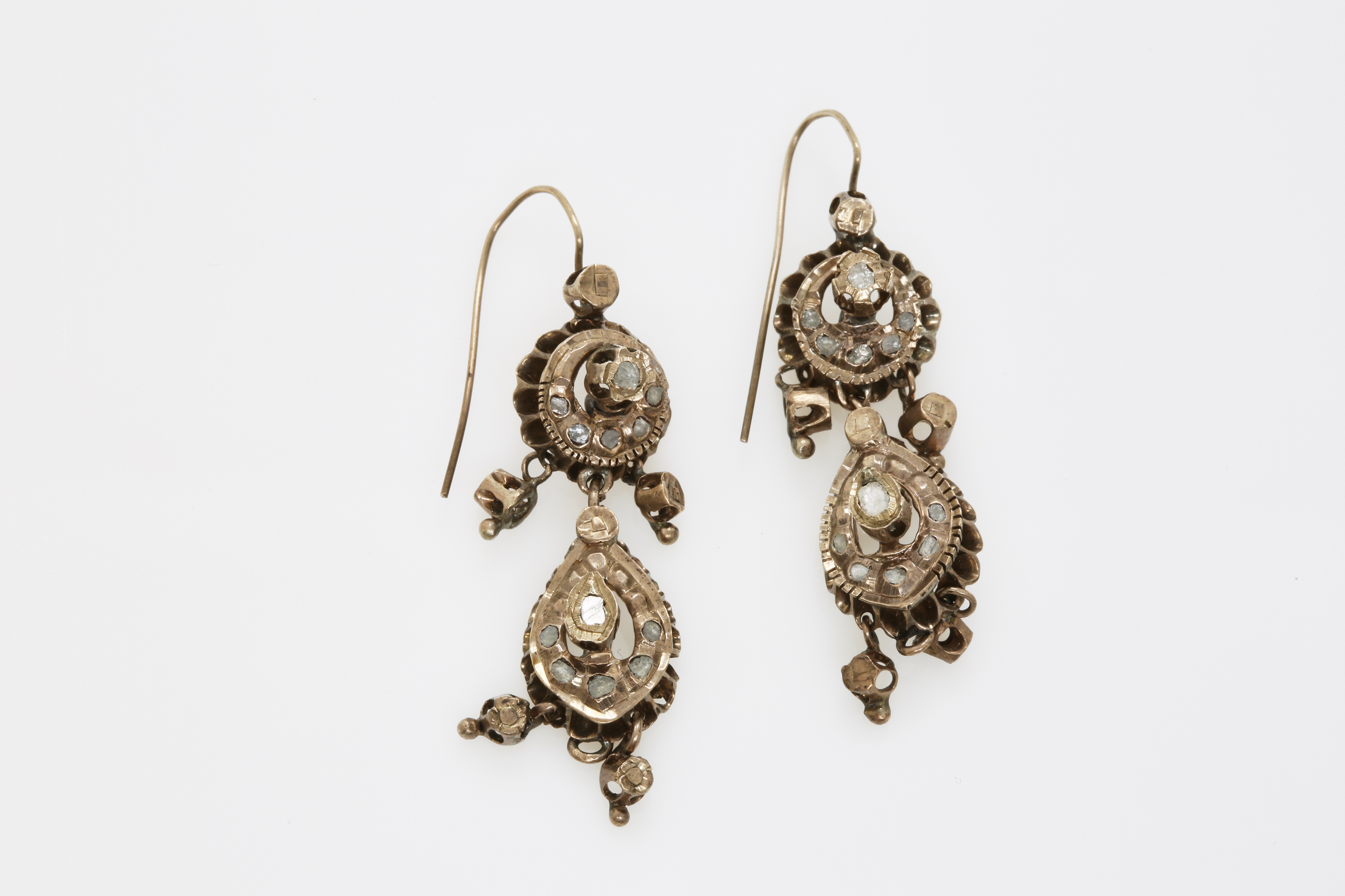 A pair of late 19th century Constantinople gold earrings with diamonds. Approx: 11 gr - Image 2 of 2