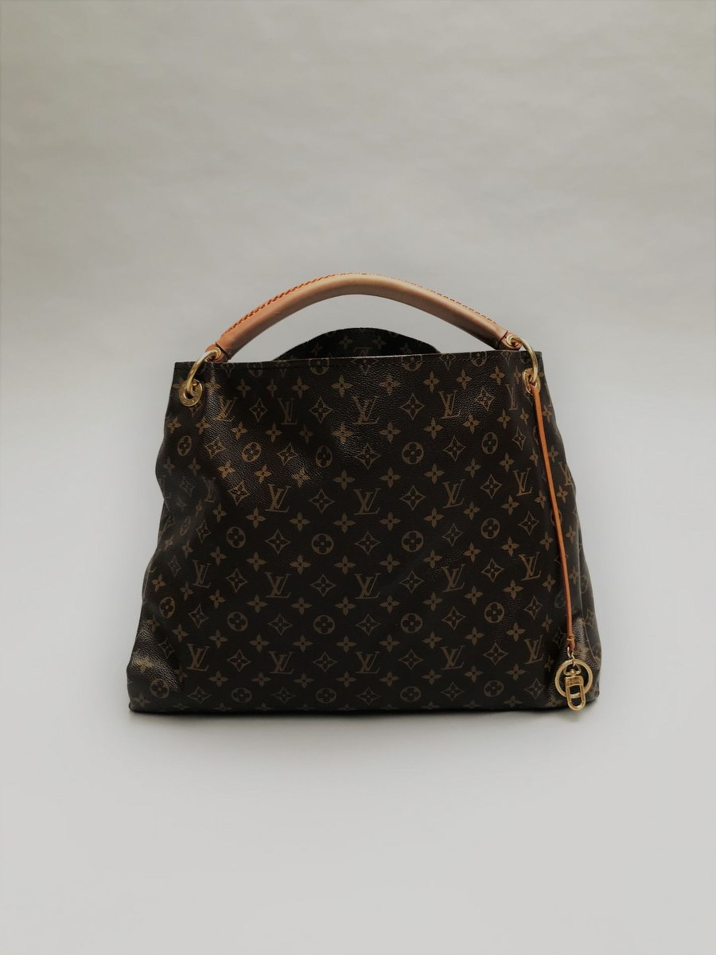 LOUIS VUITTON - SAC TOTE CABAS grand modèle en cuir et toile enduite à décor du [...]