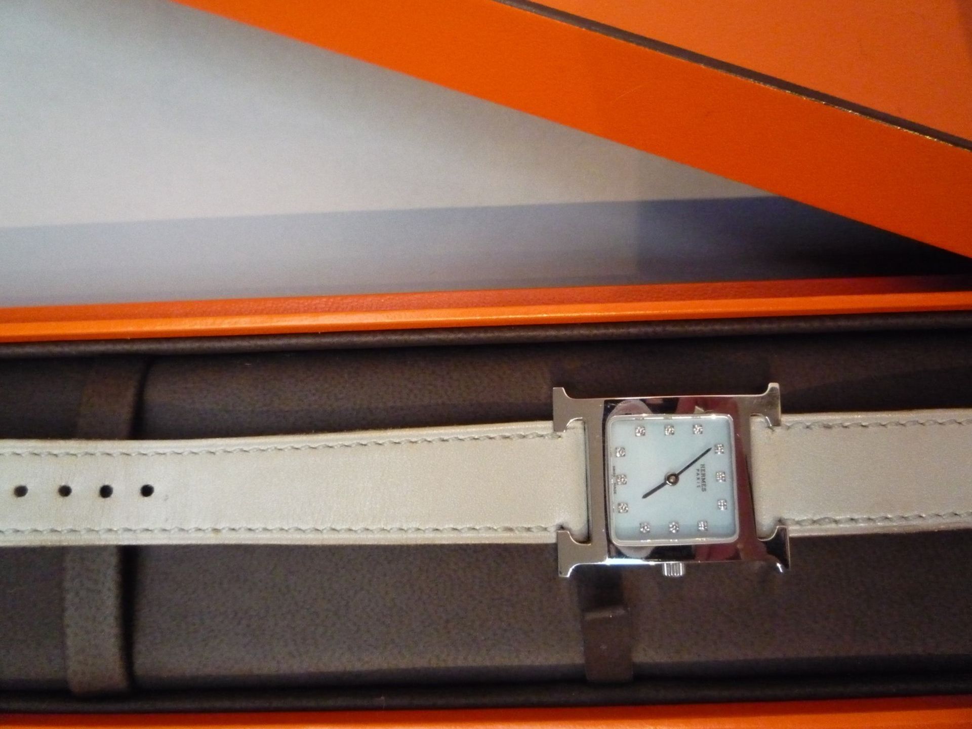 HERMES PARIS - MONTRE HEURE H , montre-bracelet de dame en acier. Signée [...] - Bild 7 aus 7