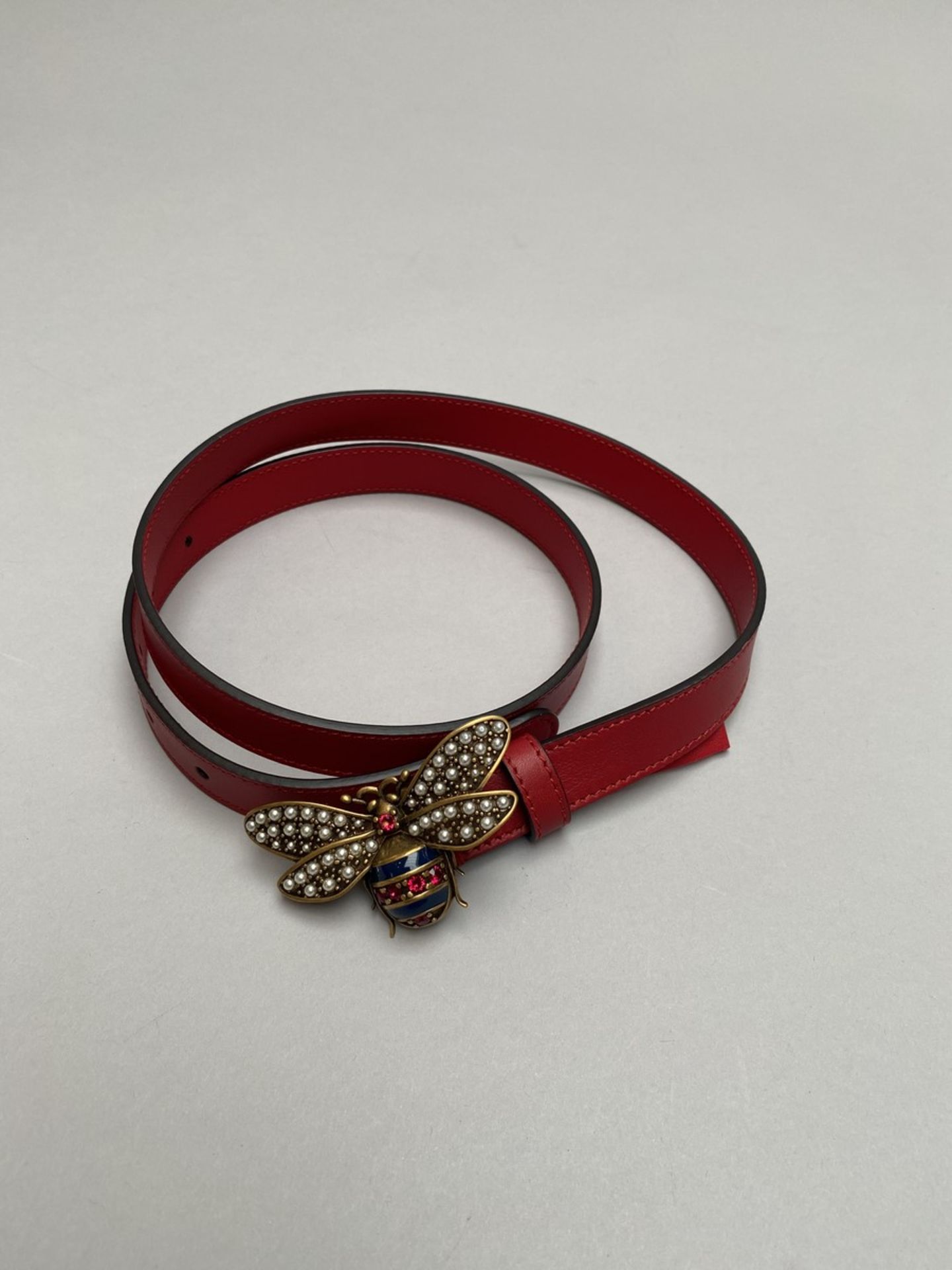 GUCCI - MADE IN ITALY - CEINTURE EN CUIR ROUGE, sertie d'une boucle en métal [...] - Bild 2 aus 4