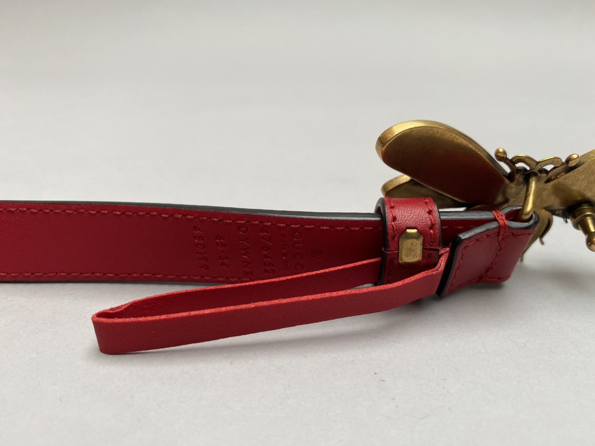 GUCCI - MADE IN ITALY - CEINTURE EN CUIR ROUGE, sertie d'une boucle en métal [...] - Bild 3 aus 4