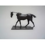 Edgar DEGAS (1834-1917), D'Après - Cheval de pur sang marchant au pas - Bronze à [...]