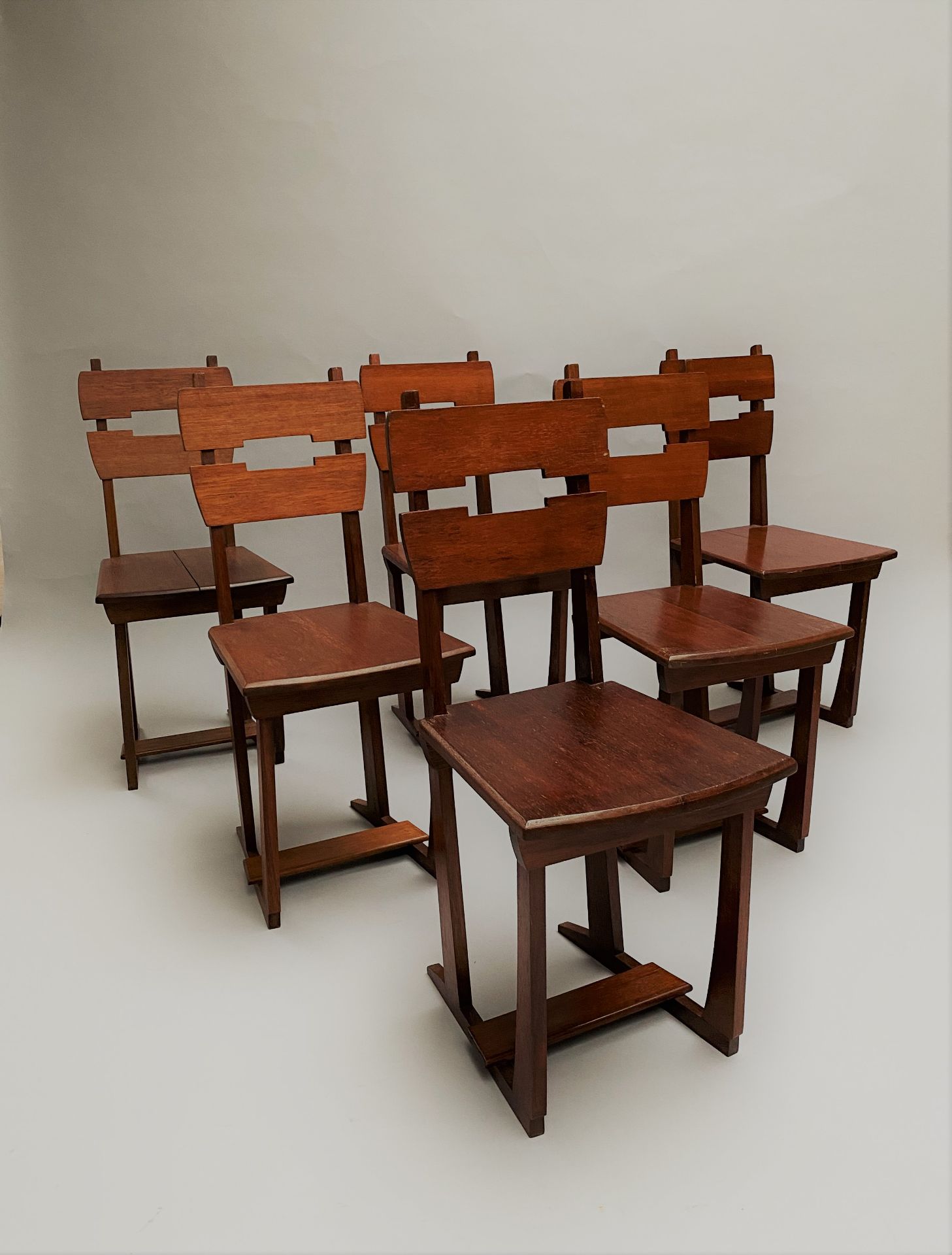 GUSTAVE SERRURIER-BOVY (1858-1910) - Ensemble de 6 chaises en bois de padouk. [...] - Bild 2 aus 2