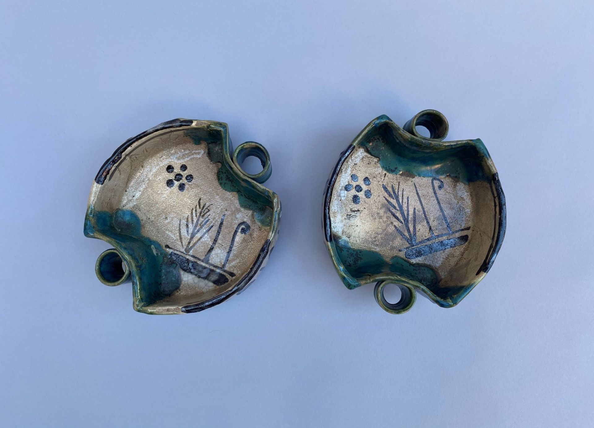 Deux coupelles en céramique à engobe vert , probablement Japon, XXème siècle - 12 [...] - Image 2 of 2