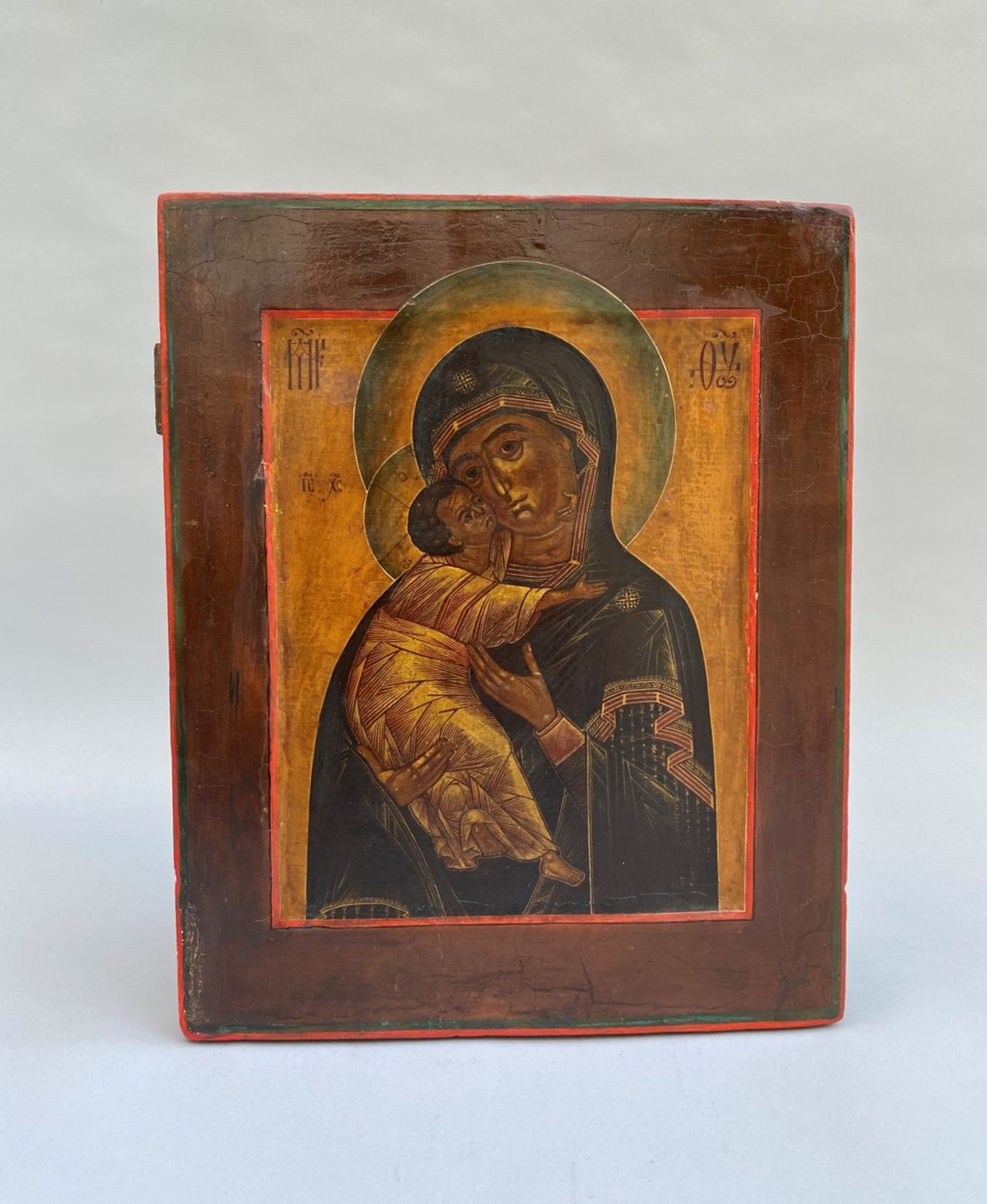 RUSSIE, XIXème siècle - Icône représentant la Vierge et l'enfant en bois peint [...]