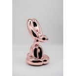 Jeff KOONS , D’Après - Sitting Balloon Rabbit Gold Pink - Sculpture en résine [...]