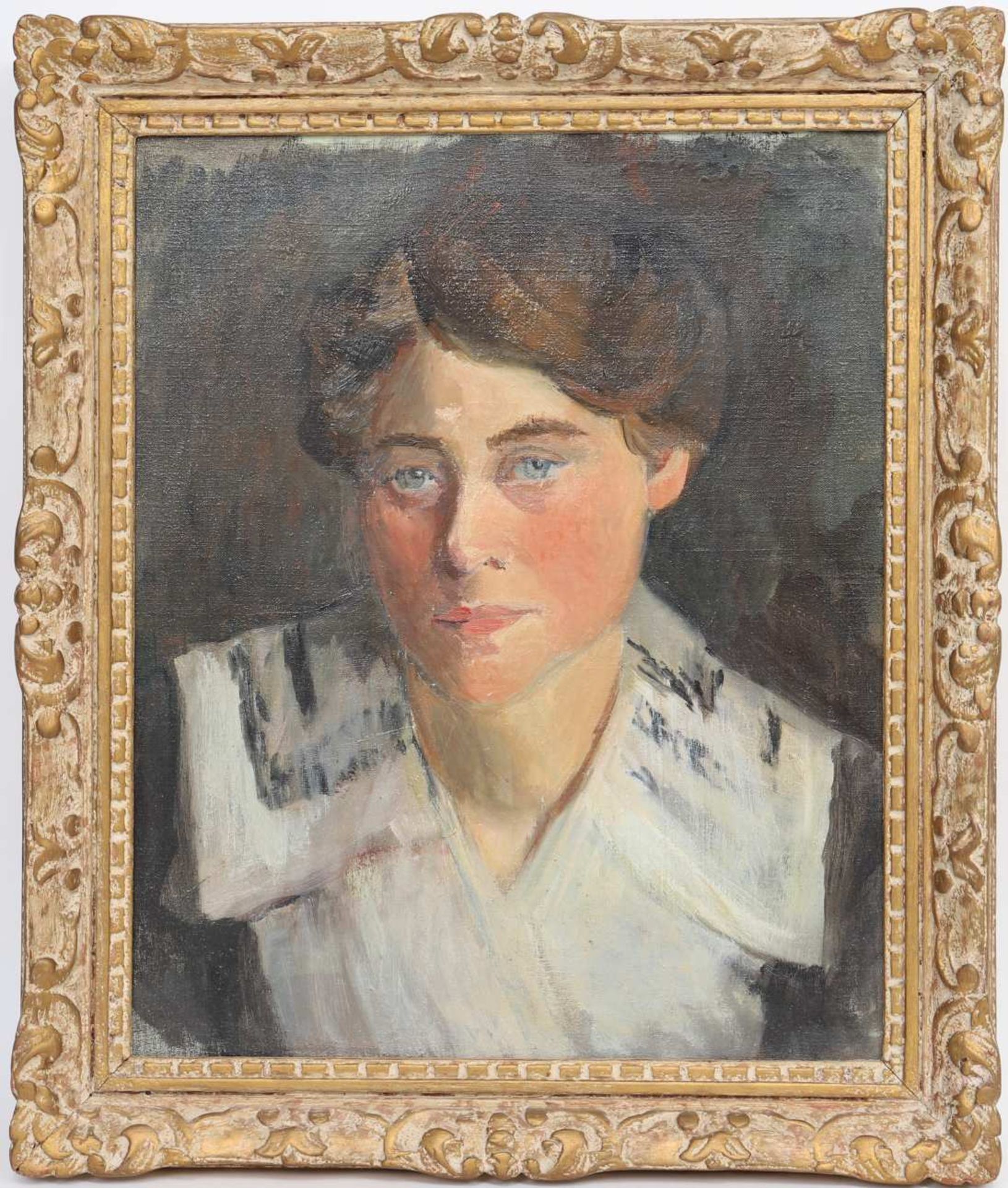 Portrait de jeune femmeHuile sur toile encadrée, datée au dos 1907.Œuvre non signée.Restauration d'