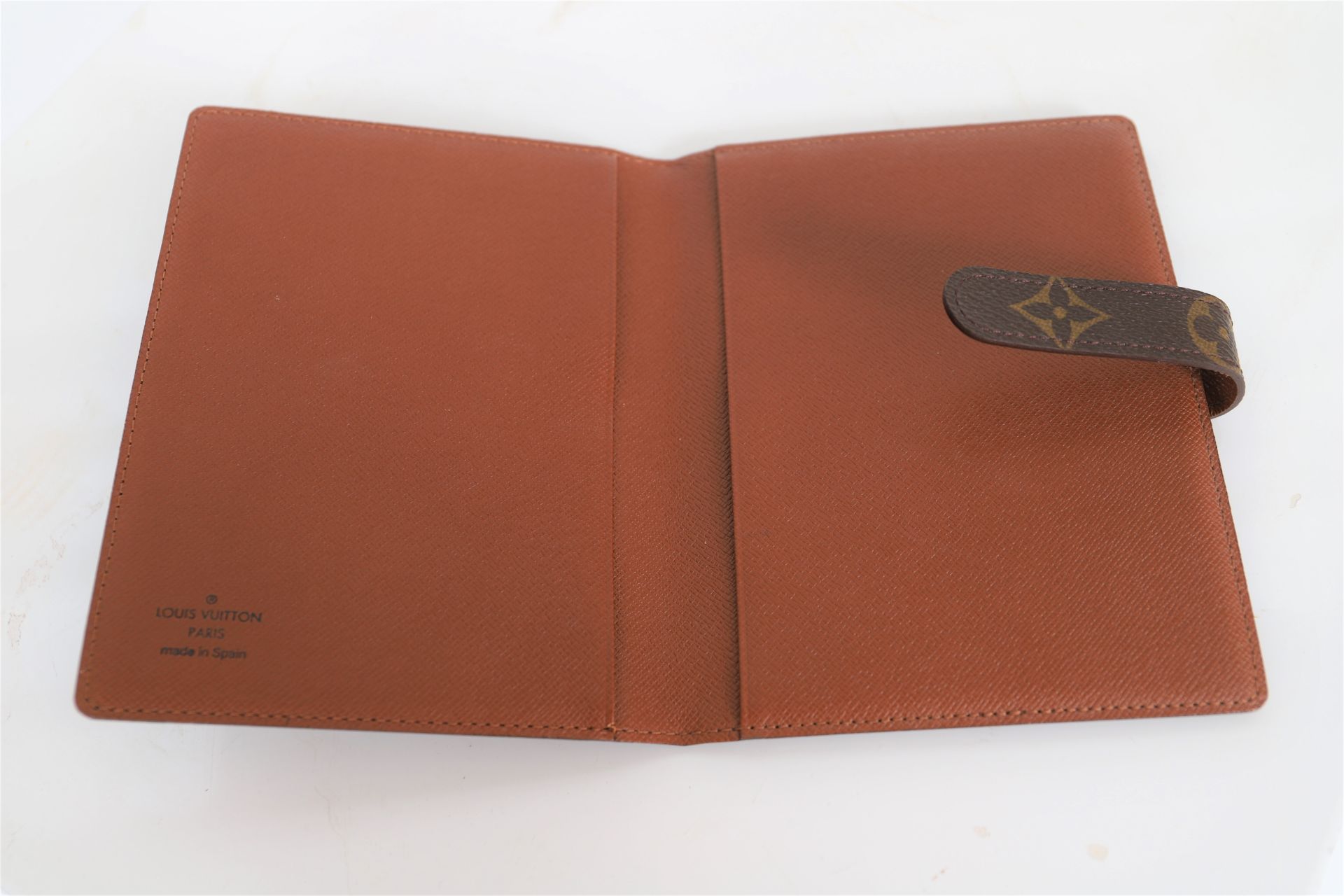 Louis Vuitton Porte document en toile monogram, doublure en cuir de veau. Bon état [...] - Bild 3 aus 3