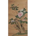 Peinture en rouleau à décor de pivoines en floraison. Encre de Chine et couleurs [...]
